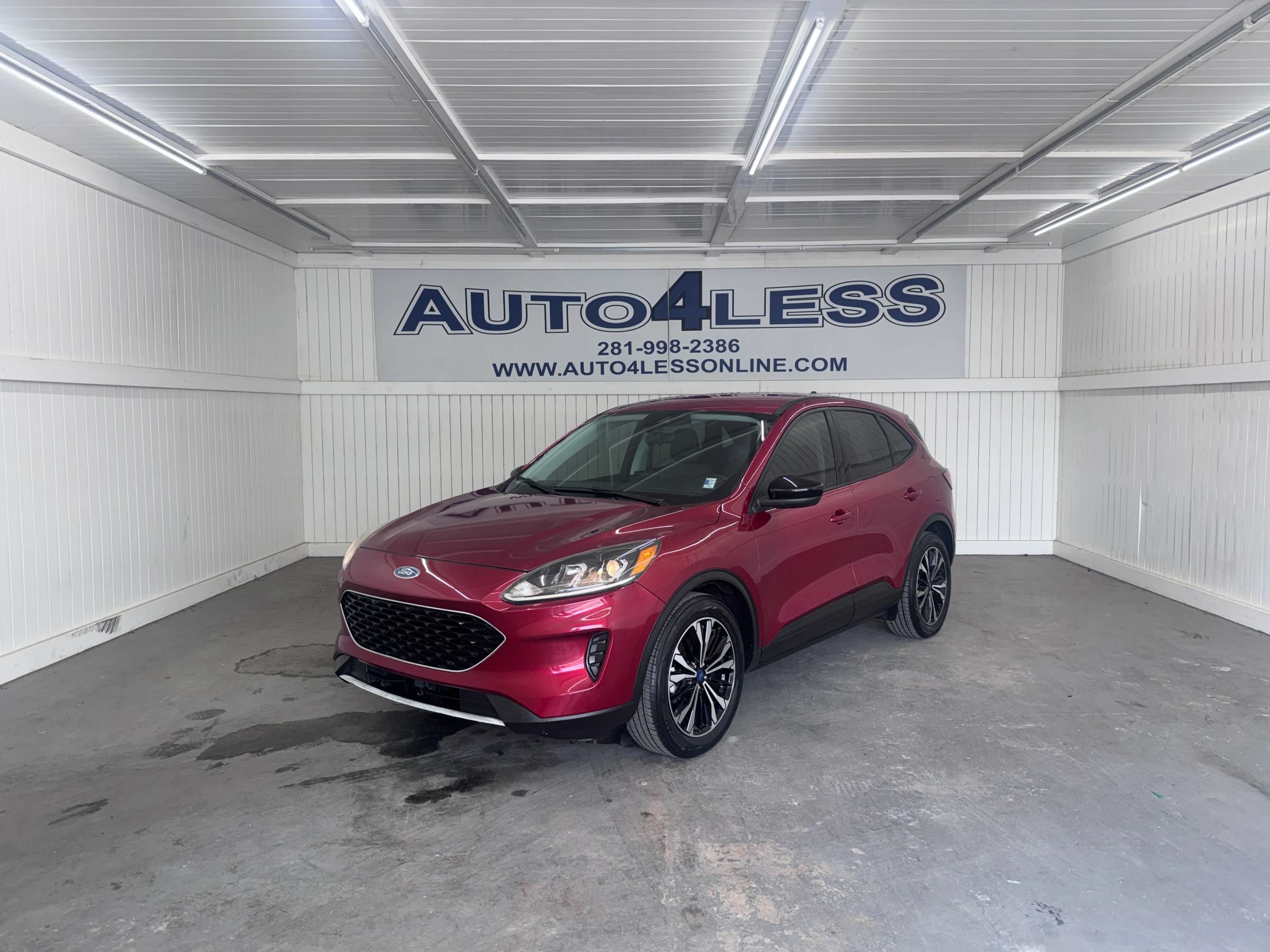 Used 2022 Ford Escape SE w/ SE Sport Appearance Package FWD image 1