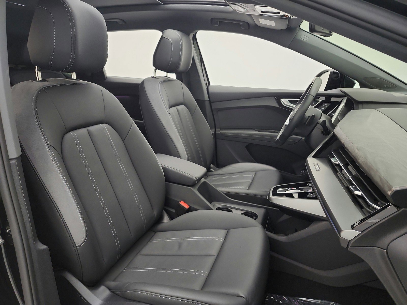 Used 2024 Audi Q4 e-tron Prestige w/ Black Optic Package image 28