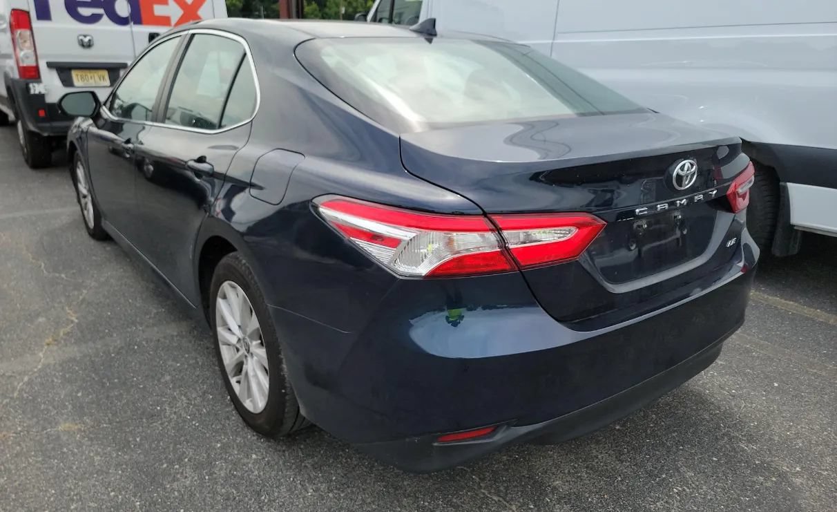 Used 2020 Toyota Camry LE FWD image 4