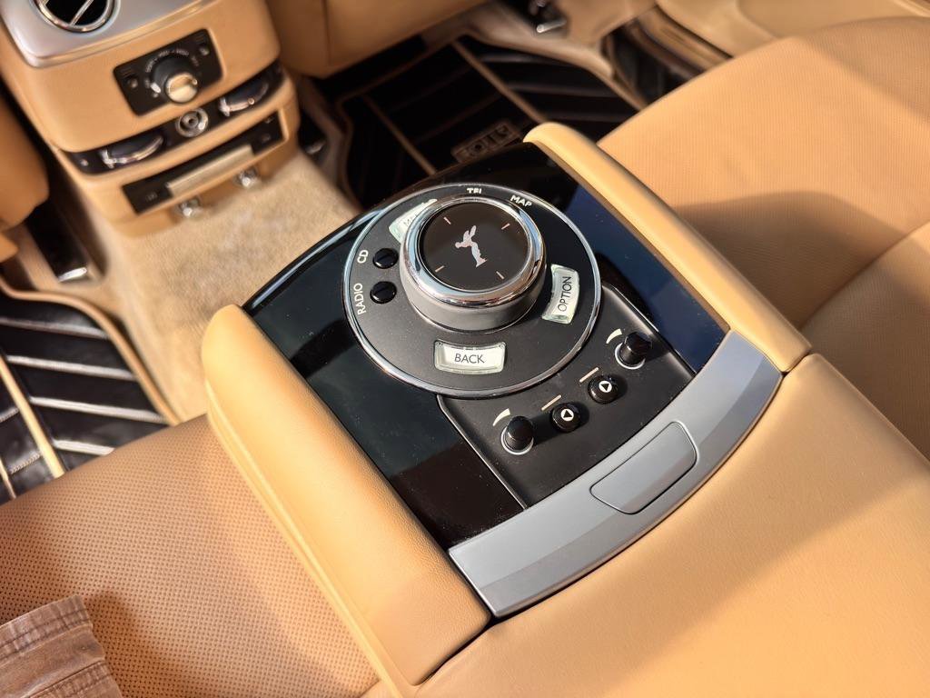 Used 2014 Rolls-Royce Ghost RWD image 28