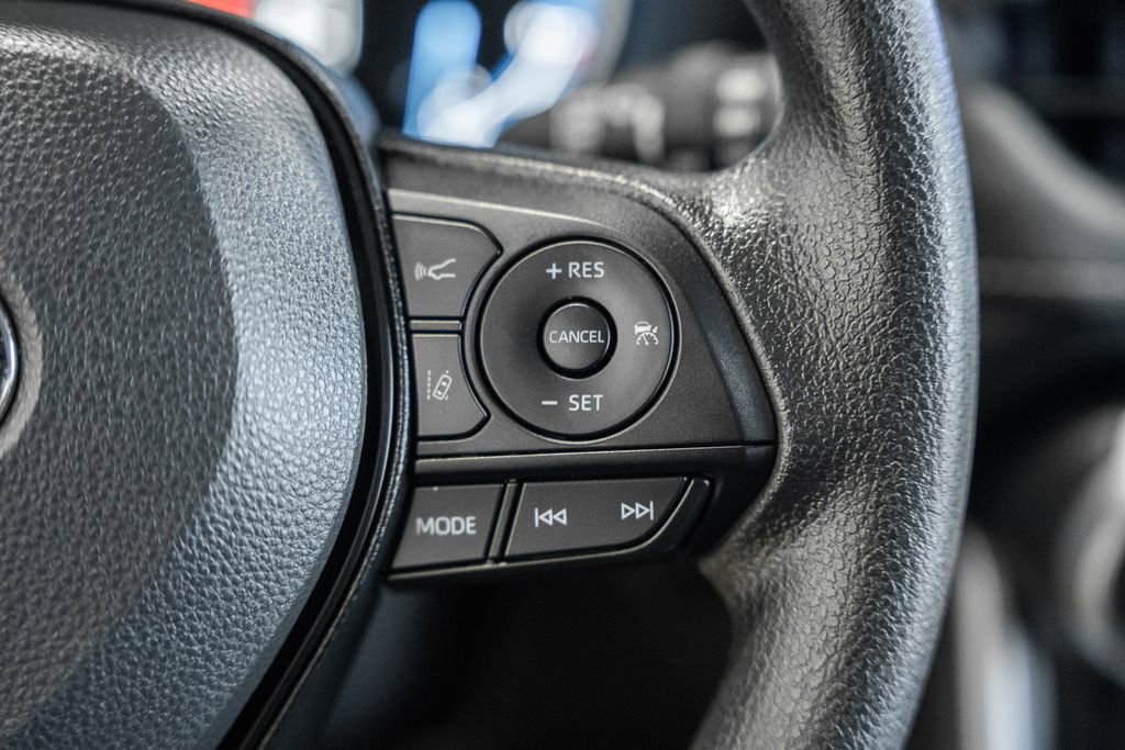 Used 2025 Toyota RAV4 XLE image 23