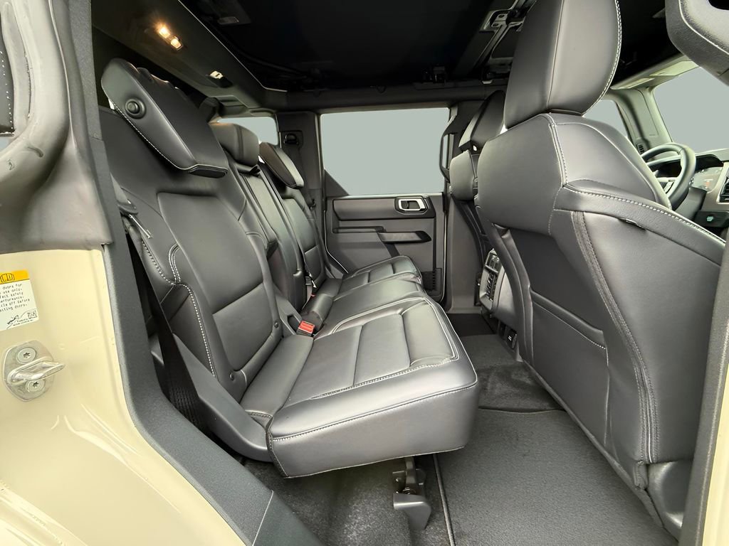 New 2025 Ford Bronco Outer Banks w/ Sasquatch Package image 14