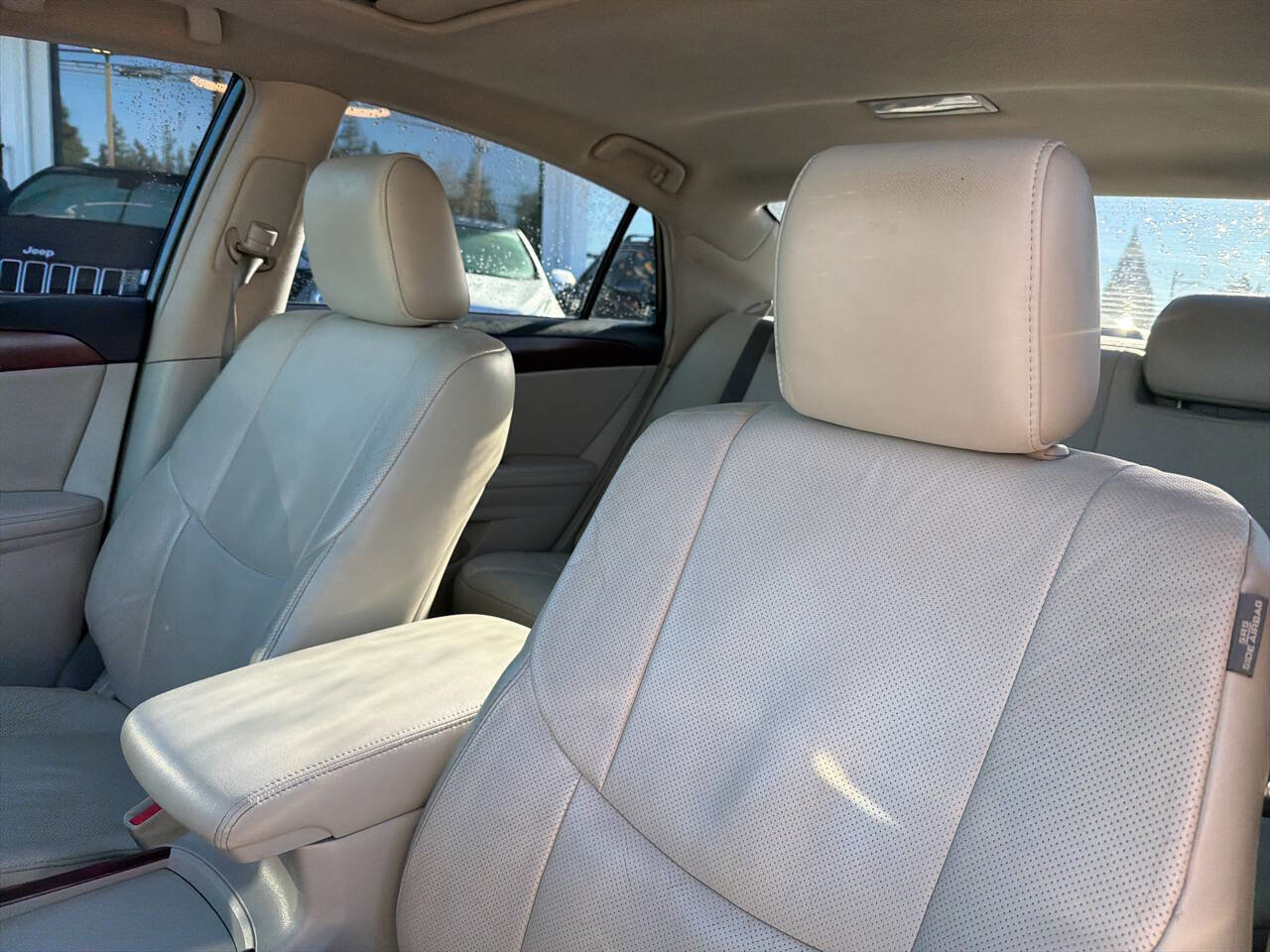 Used 2011 Toyota Avalon Limited image 30