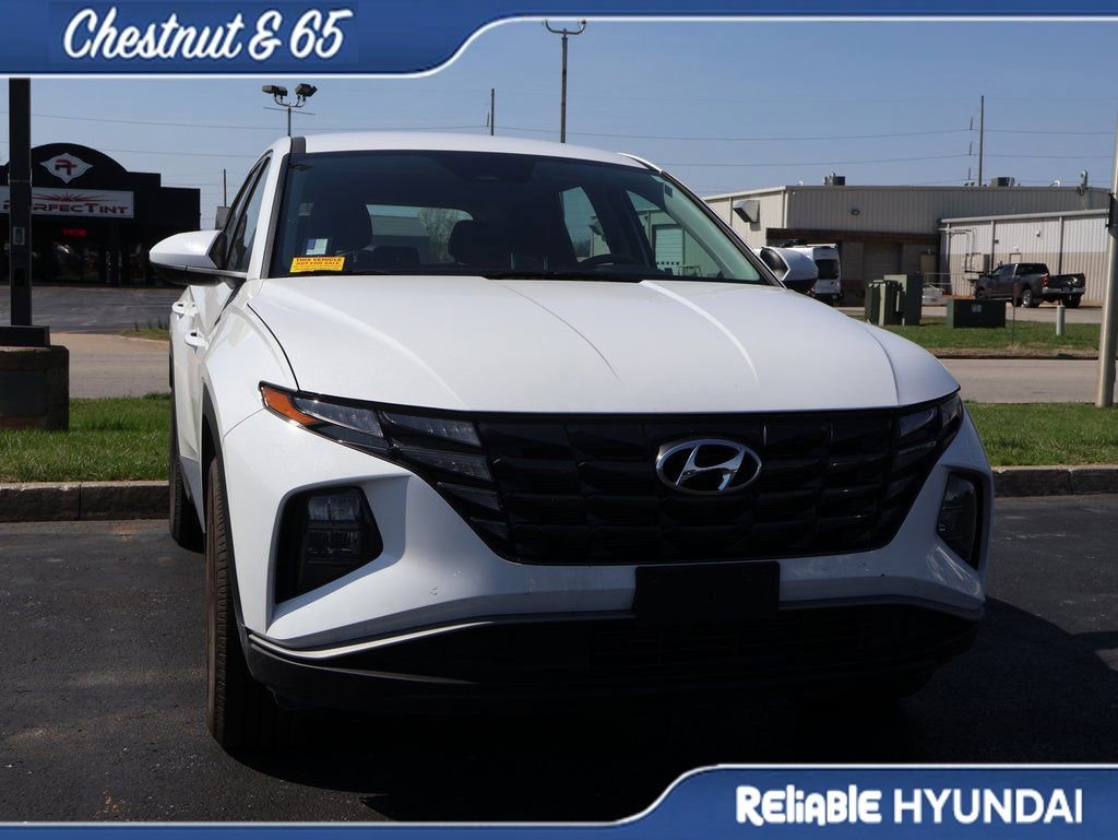 Used 2024 Hyundai Tucson SE image 2