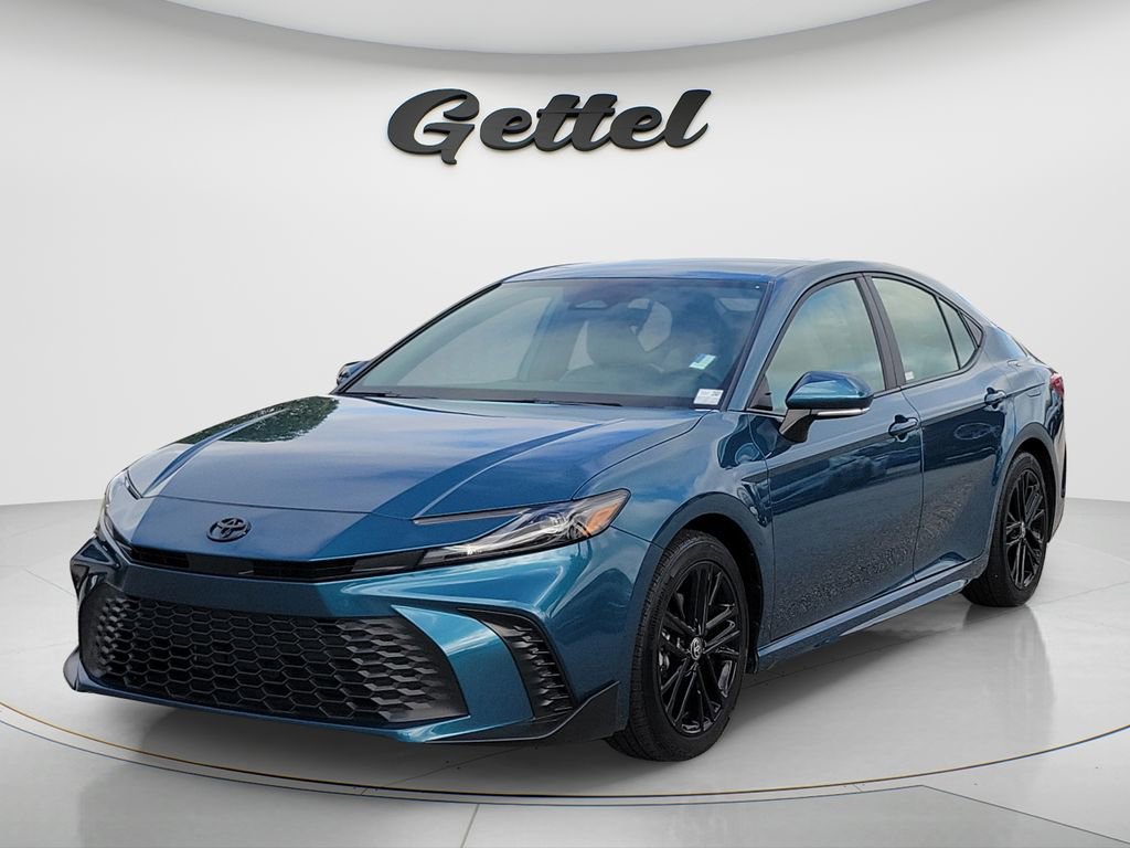 Certified 2025 Toyota Camry SE image 1