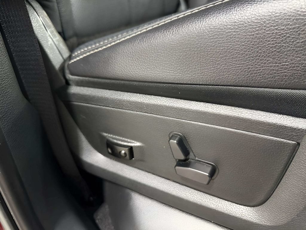 Used 2017 RAM 1500 Laramie AWD/4WD image 13