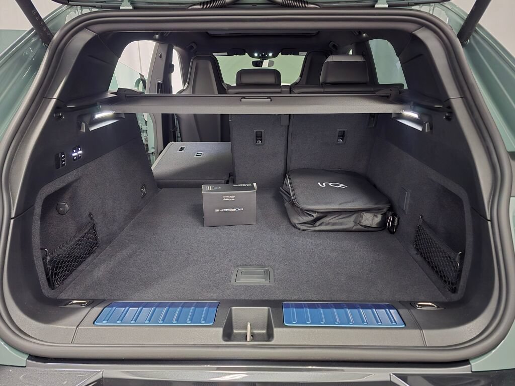New 2026 Porsche Cayenne Electric AWD/4WD image 12