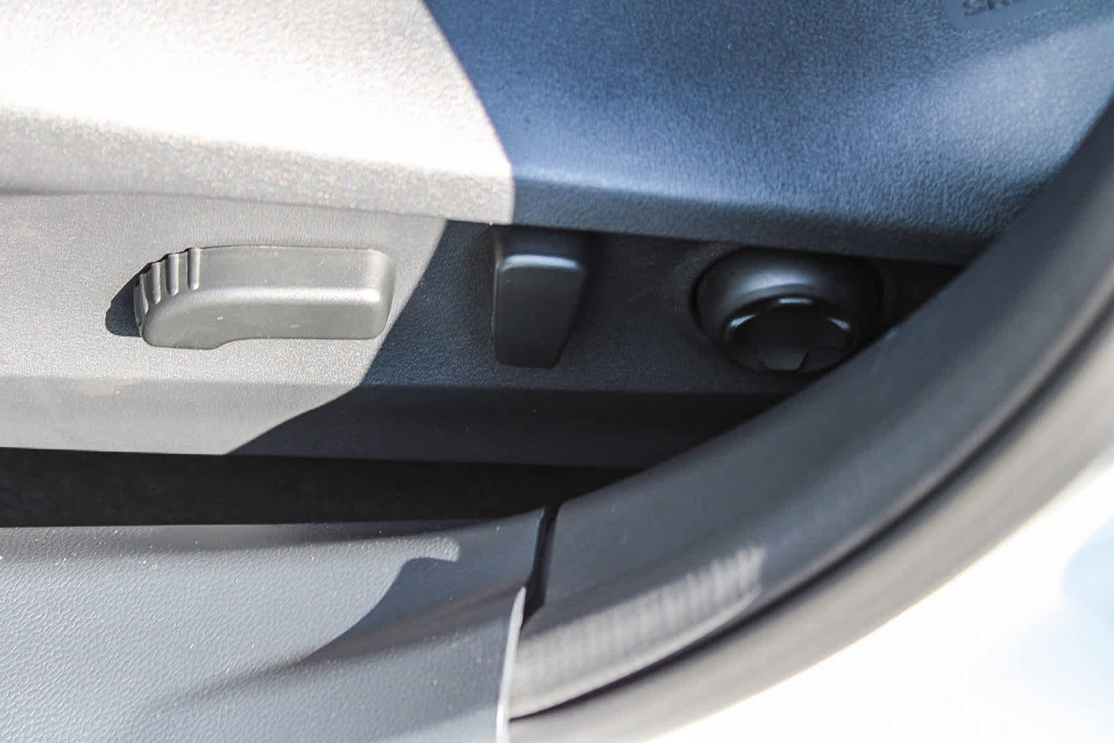 Certified 2025 Subaru Outback Touring w/ Tech Package 2 image 21