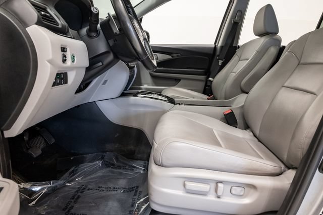 Used 2016 Honda Pilot Touring image 13