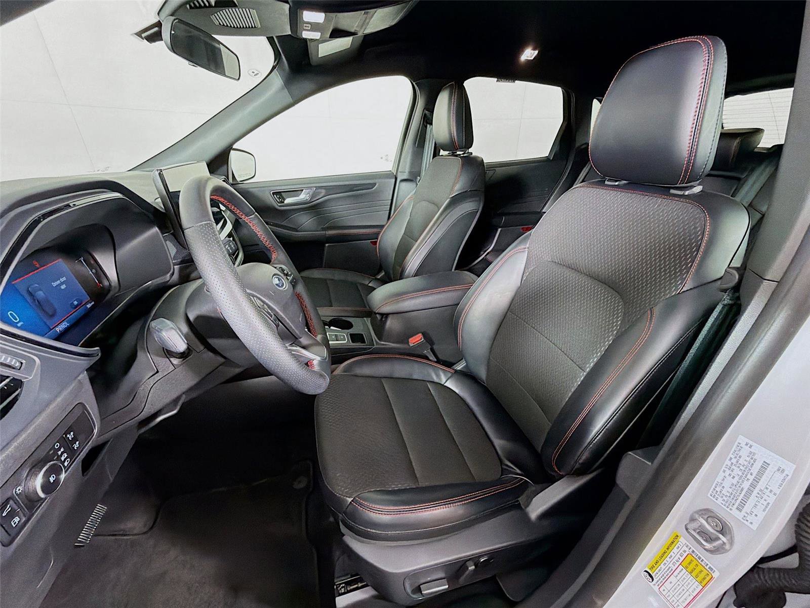 Used 2025 Ford Escape ST-Line Select w/ Tech Pack #1 AWD/4WD image 11