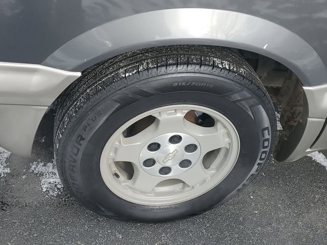 Used 2005 Chevrolet Astro Passenger AWD w/ LS Preferred Equipment Group image 5