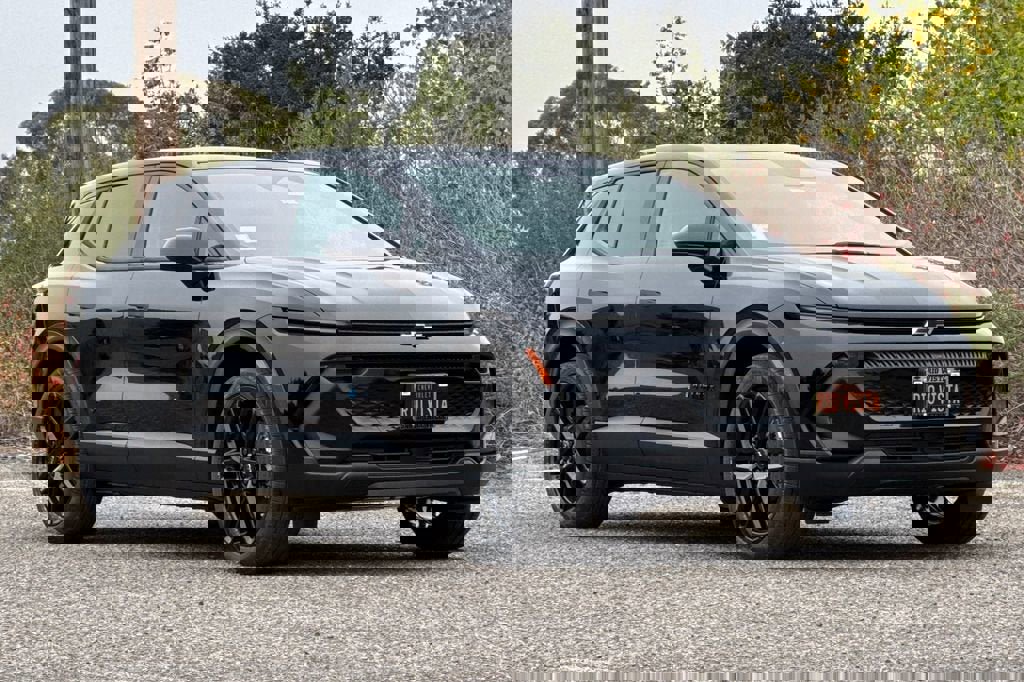 New 2026 Chevrolet Equinox EV LT w/ LPO, Blackout Package image 2