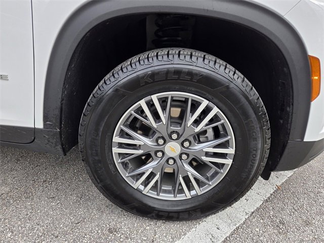 Used 2025 Chevrolet Traverse LT image 27