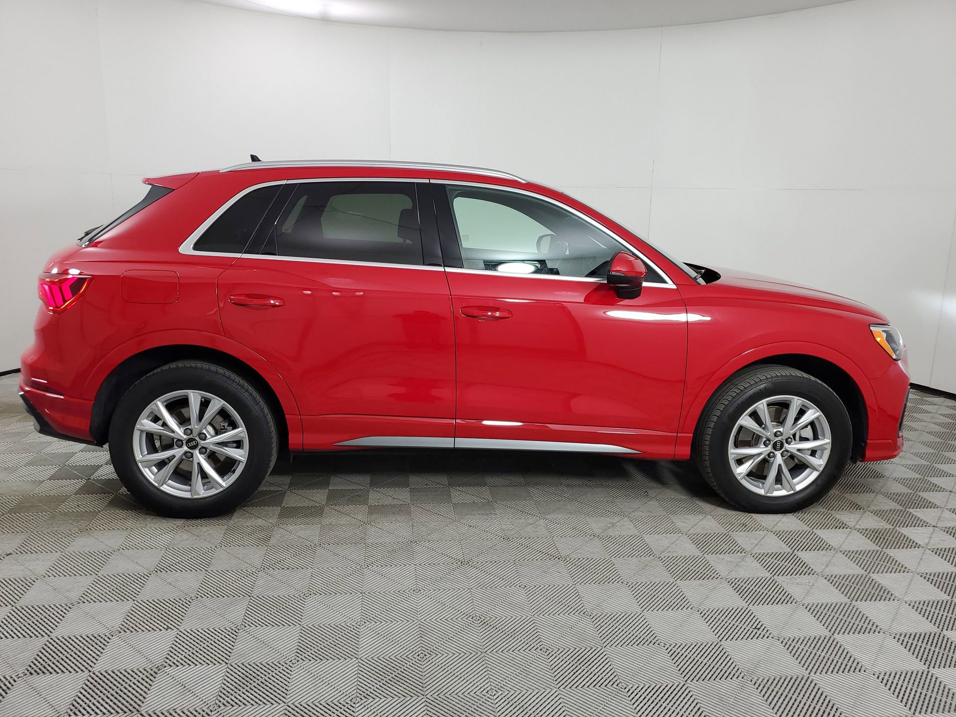 Certified 2022 Audi Q3 2.0T Premium w/ Convenience Package image 12