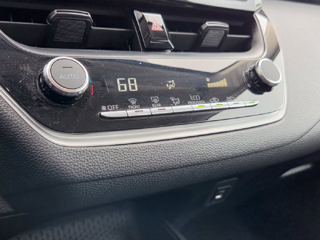 Used 2023 Toyota Corolla LE FWD image 33