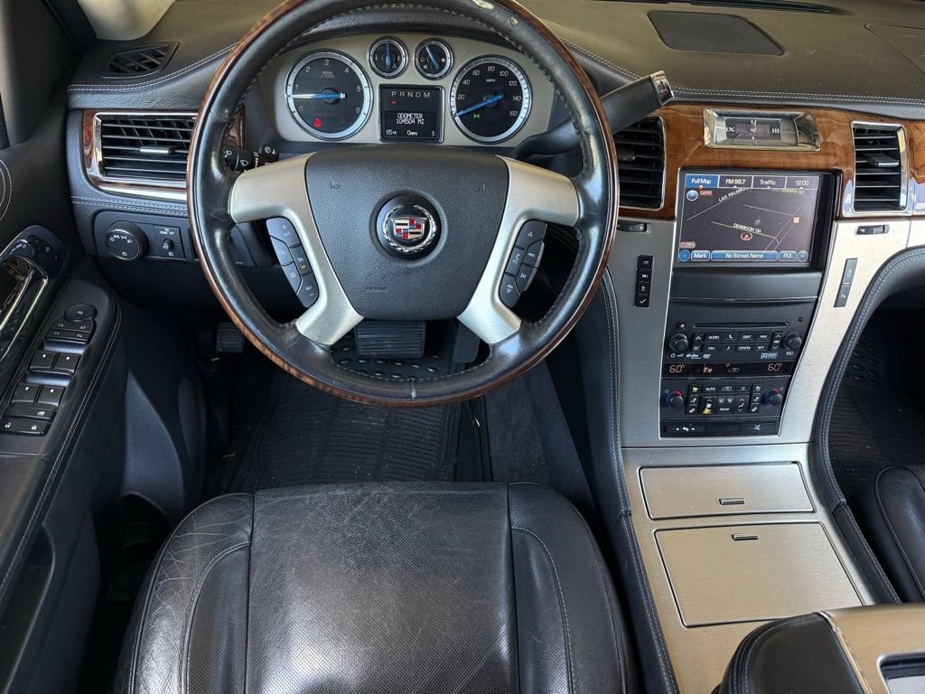 Used 2014 Cadillac Escalade Platinum RWD image 10