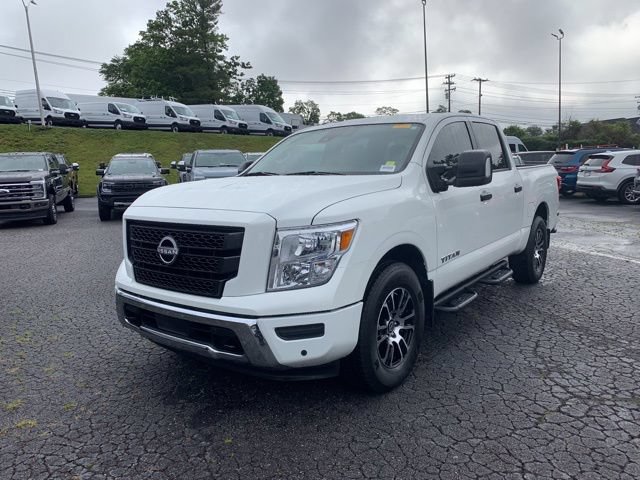 Used 2024 Nissan Titan SV w/ SV Convenience Package AWD/4WD image 4