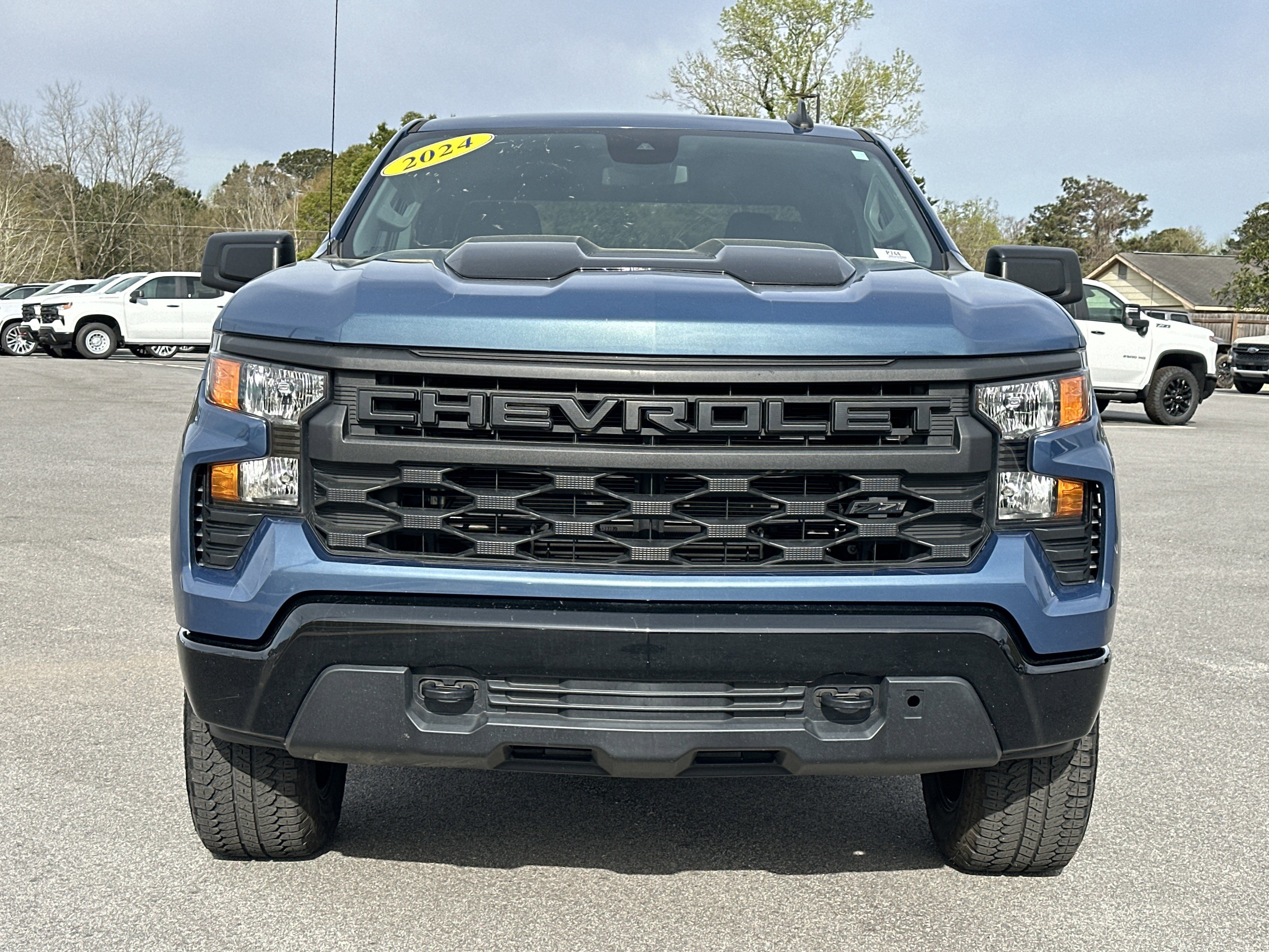 Certified 2024 Chevrolet Silverado 1500 Custom Trail Boss w/ Turbomax Blackout Package AWD/4WD image 2
