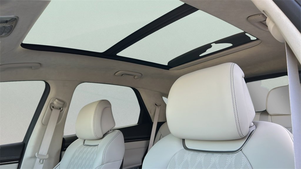 Used 2025 Genesis GV70 3.5T Sport w/ Sport Advanced Package image 33