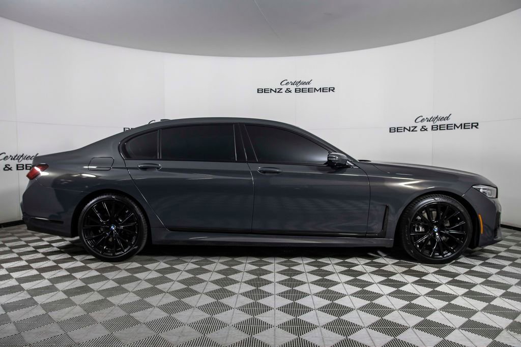 Used 2021 BMW 740i w/ M Sport Package RWD image 4