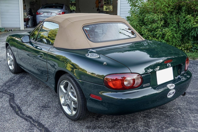 Used 2001 MAZDA MX-5 Miata RWD image 19