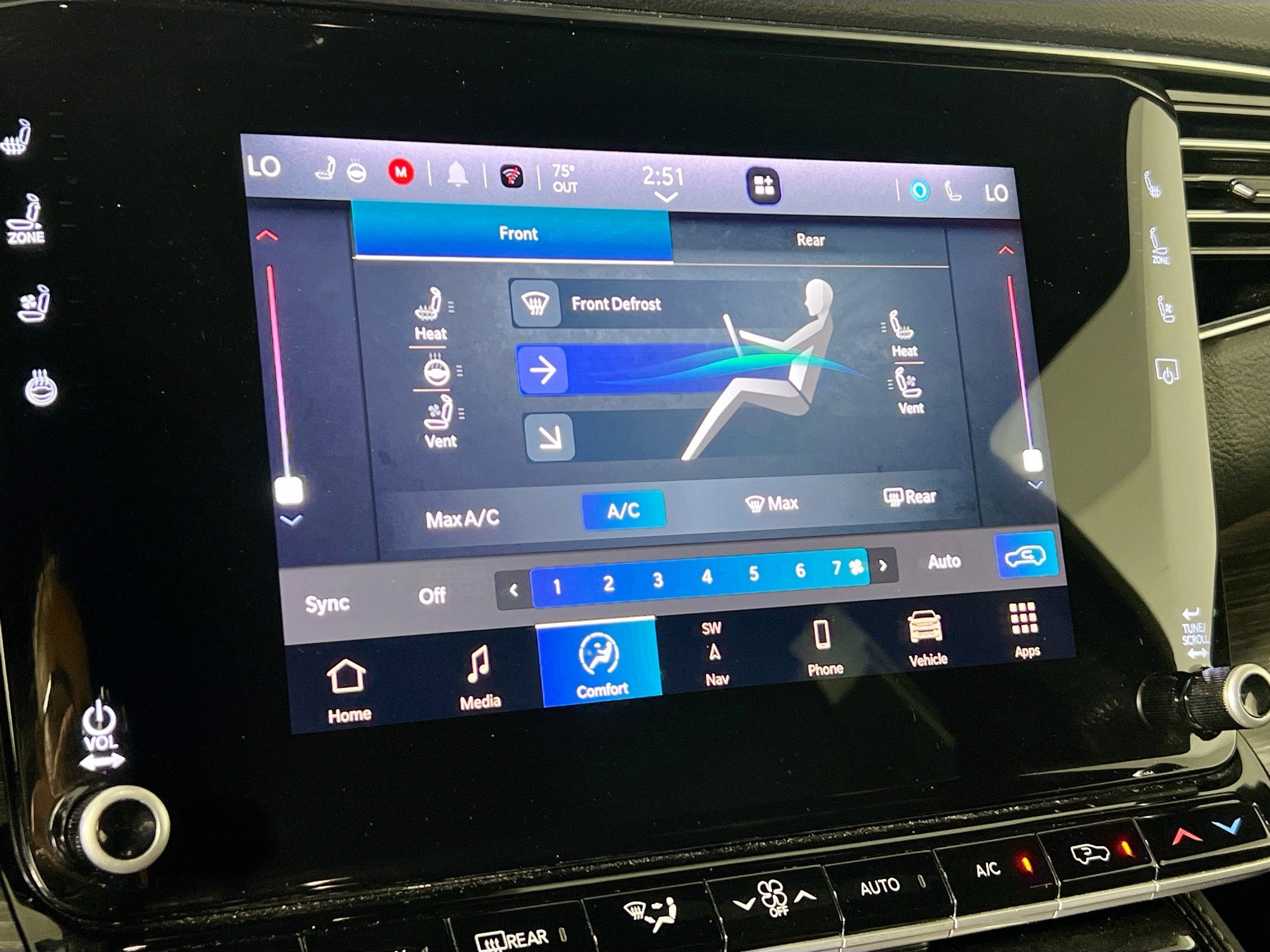 Used 2024 Jeep Wagoneer Series III AWD/4WD image 27