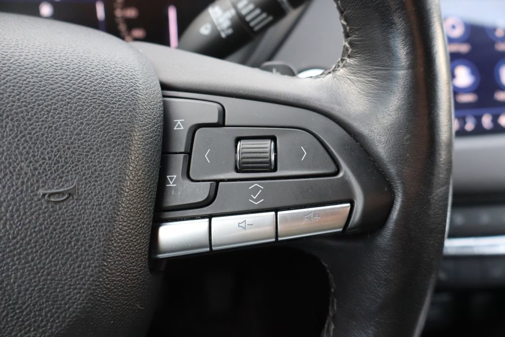 Used 2023 Cadillac XT4 Premium Luxury w/ Enhanced Visibility Package image 8
