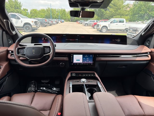 New 2026 Lincoln Navigator L Reserve AWD/4WD image 19