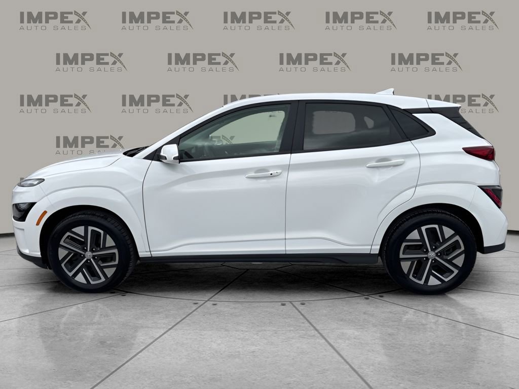 Used 2023 Hyundai Kona SE image 2