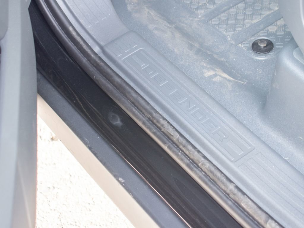 New 2026 Land Rover Defender 110 X-Dynamic SE image 16