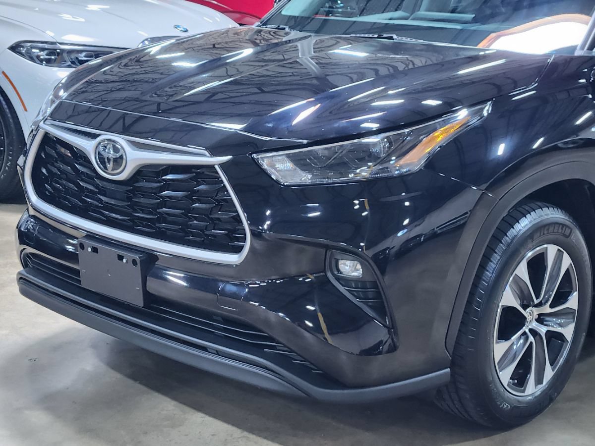 Used 2022 Toyota Highlander XLE FWD image 13