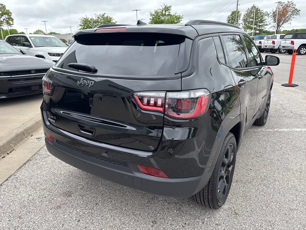 New 2026 Jeep Compass Latitude AWD/4WD image 24