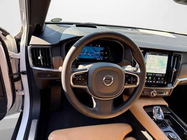 Certified 2025 Volvo V90 B6 Cross Country Ultra w/ Climate Package AWD/4WD image 14