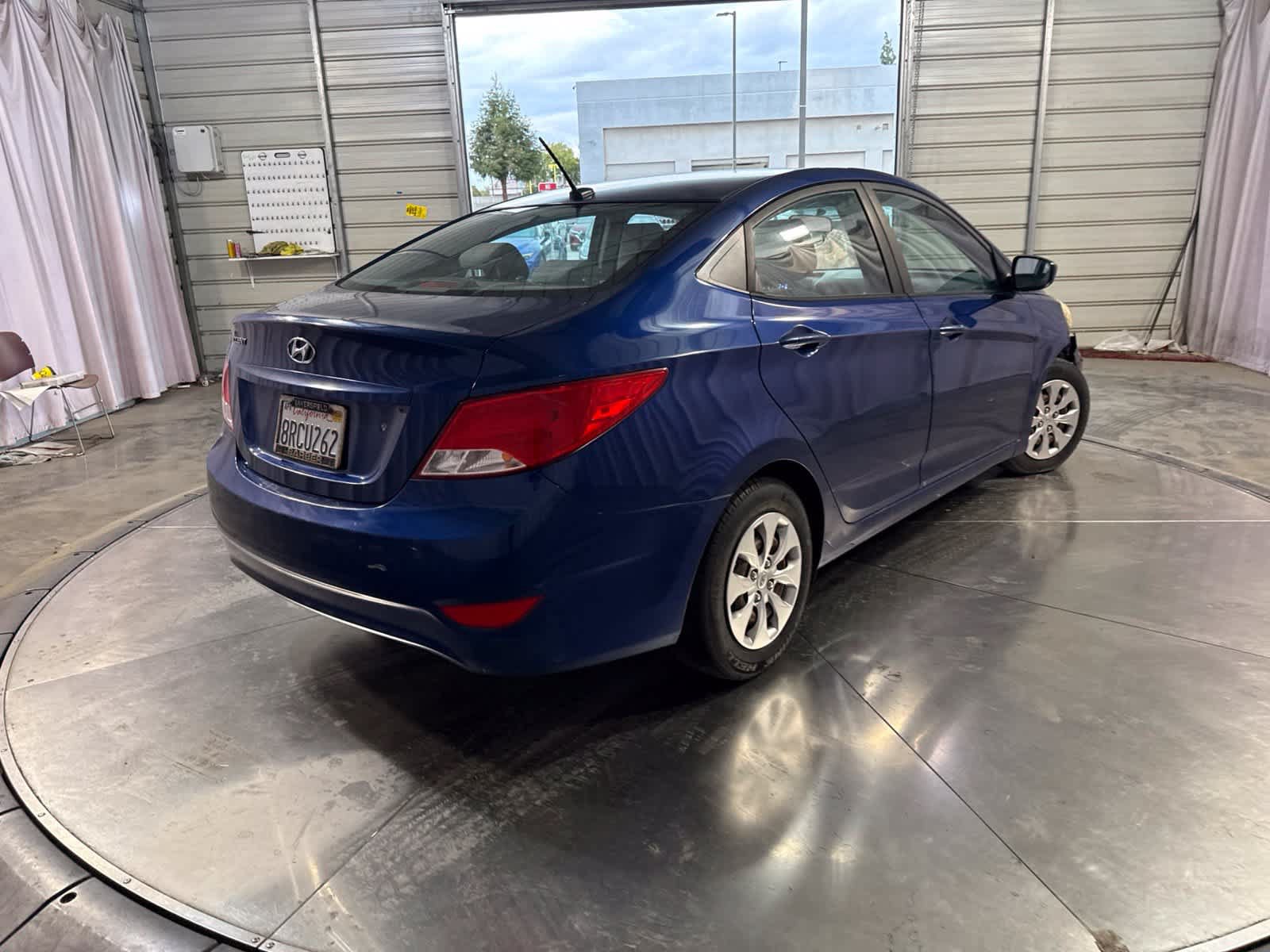 Used 2017 Hyundai Accent SE FWD image 2