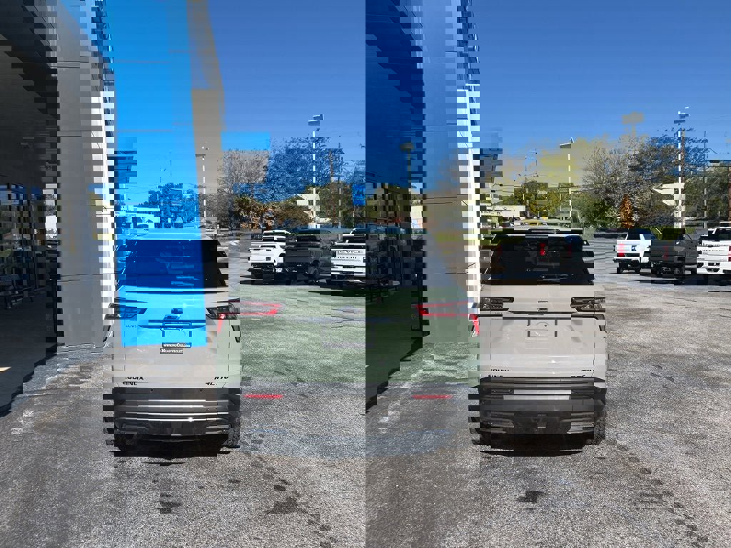 New 2026 Chevrolet Equinox ACTIV image 4