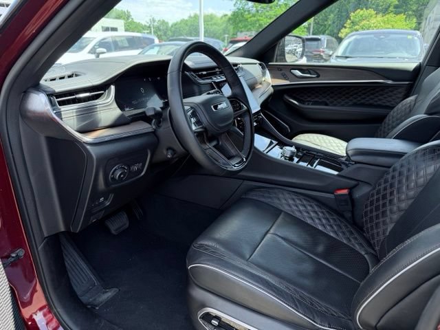 Used 2025 Jeep Grand Cherokee Summit AWD/4WD image 22