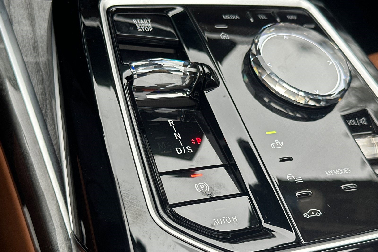 Certified 2025 BMW 740i RWD image 27