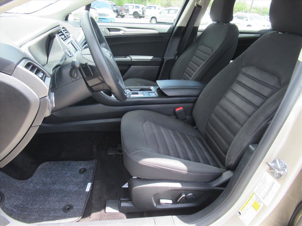 Used 2018 Ford Fusion SE image 15