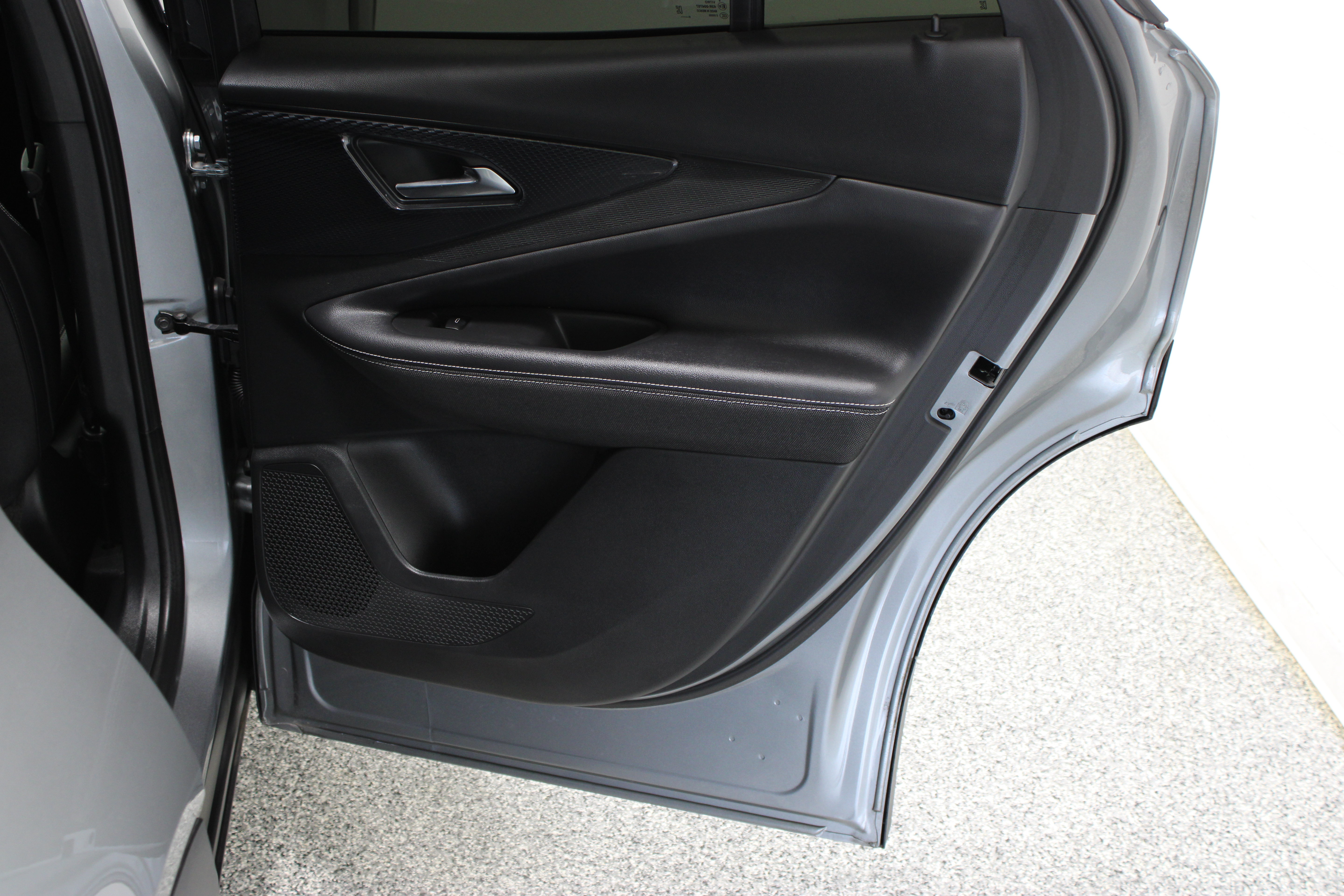 Used 2025 Chevrolet Blazer EV LT FWD image 33