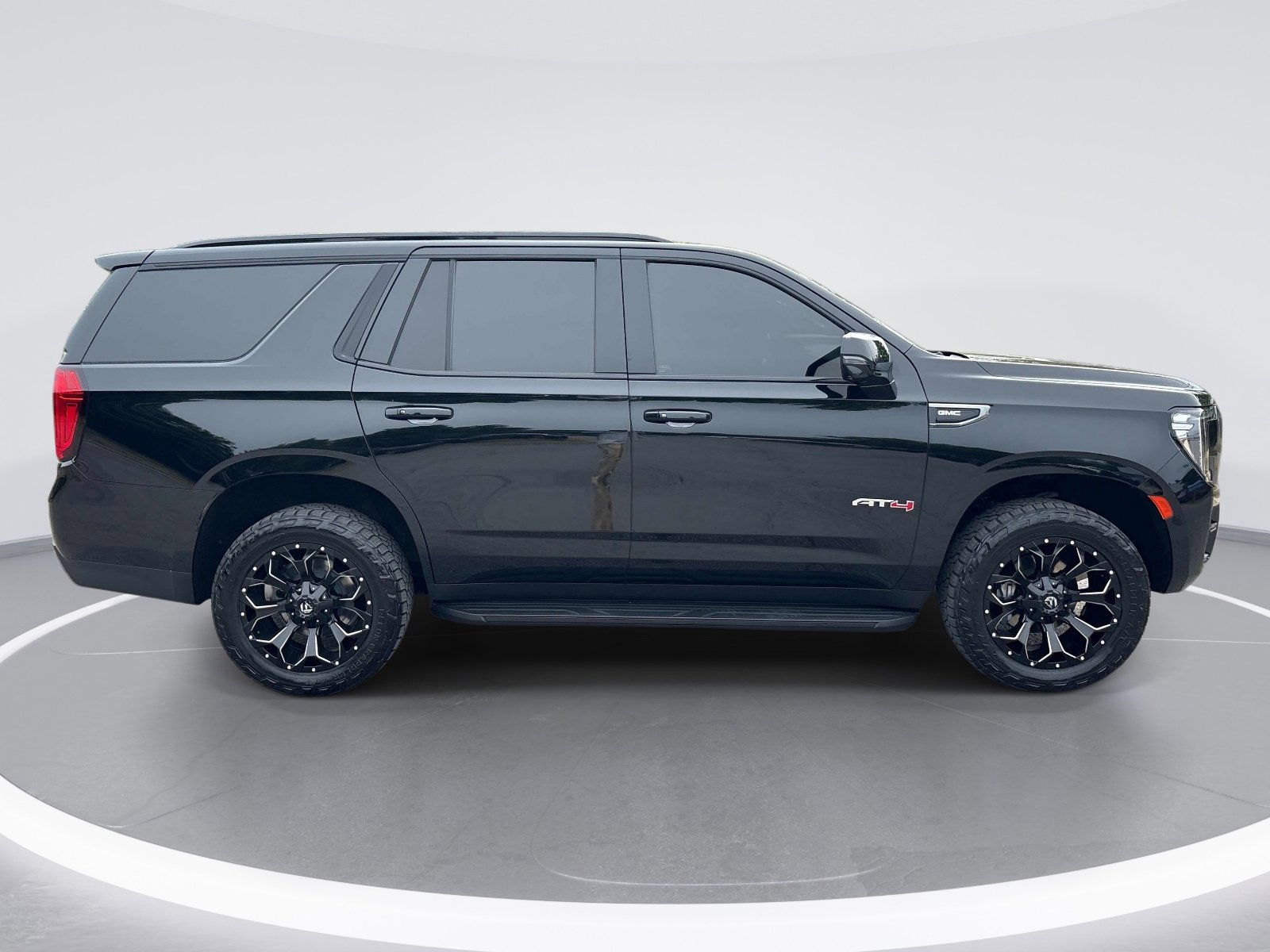 Certified 2021 GMC Yukon AT4 w/ Rear Media and Nav Package AWD/4WD image 9
