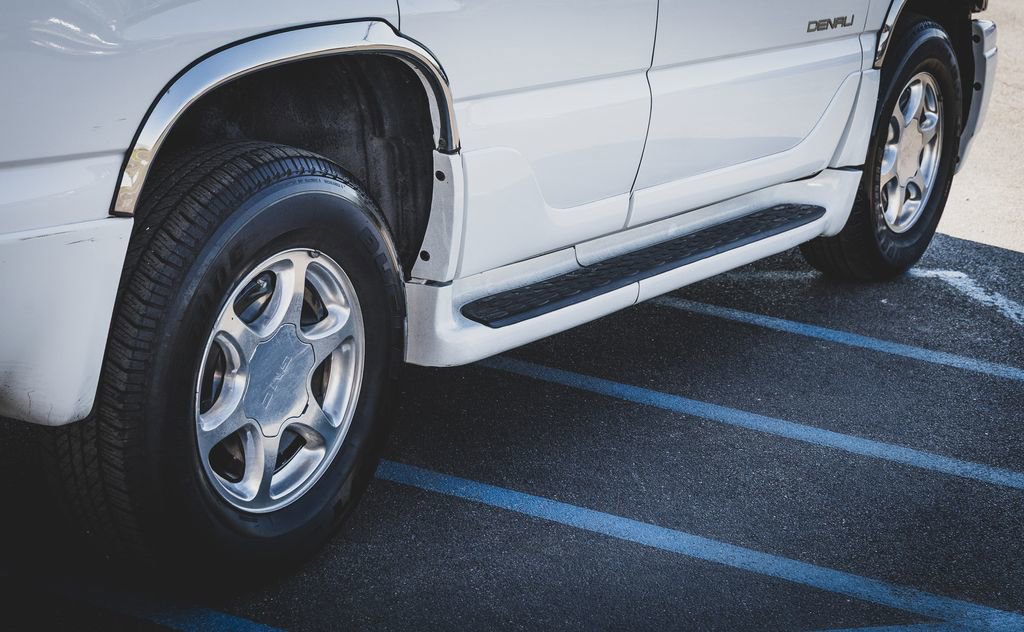 Used 2003 GMC Yukon Denali image 10