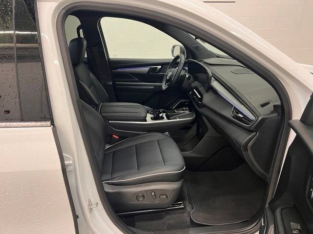 Used 2026 Buick Enclave Preferred AWD/4WD image 12