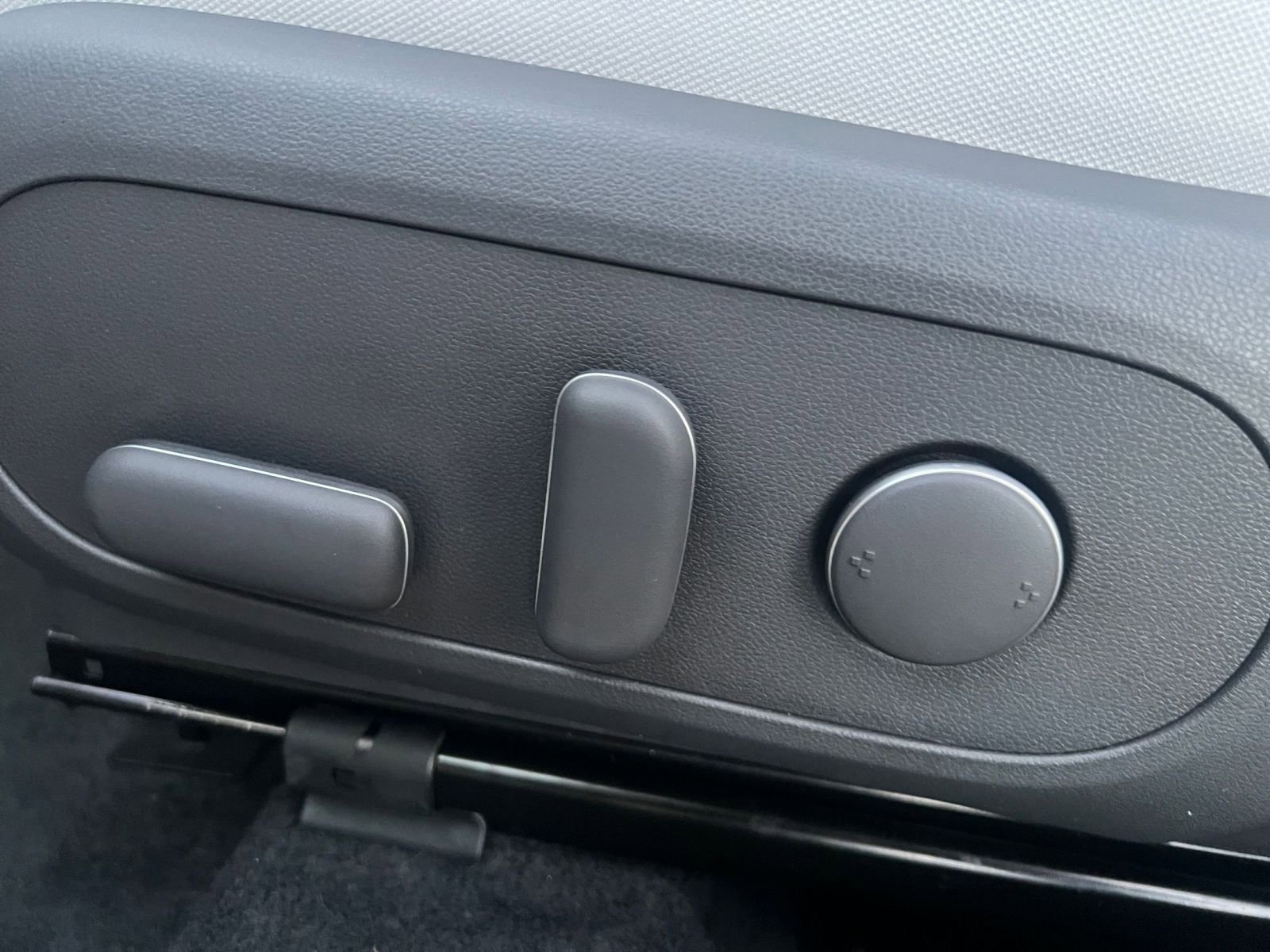 Used 2025 Hyundai Kona SEL image 23