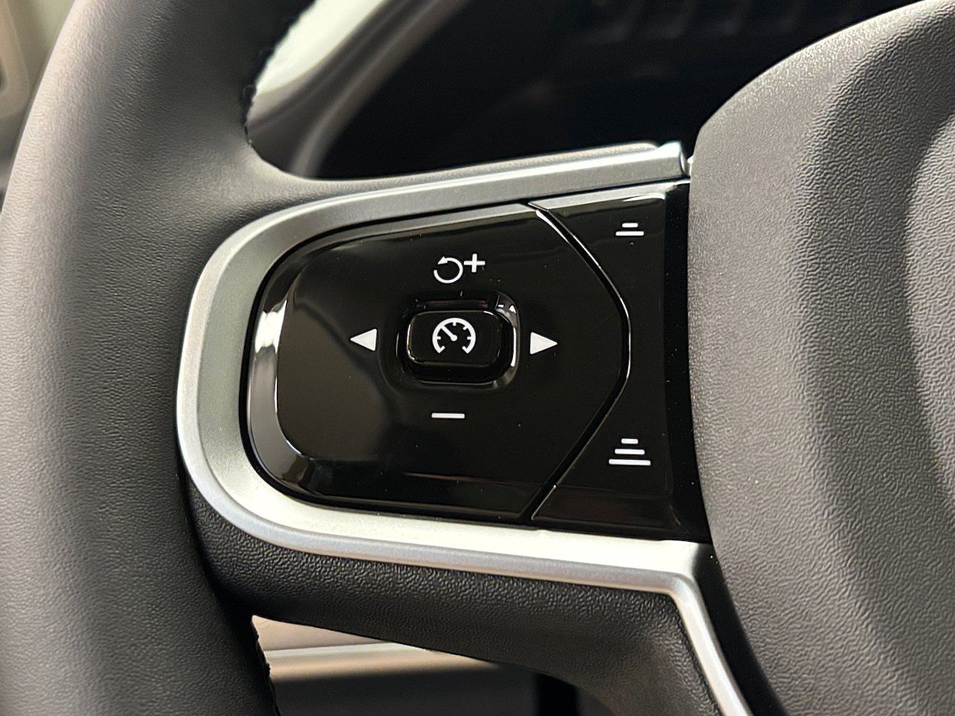 New 2026 Volvo XC90 B5 Core AWD/4WD image 38