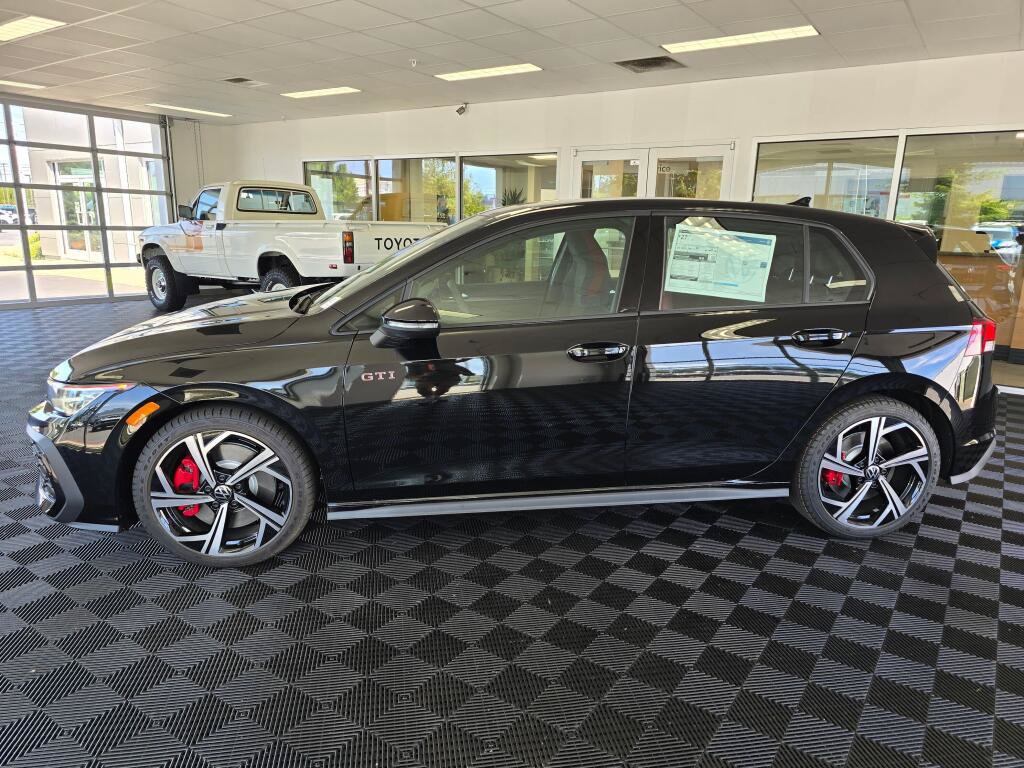 New 2026 Volkswagen GTI SE FWD image 6