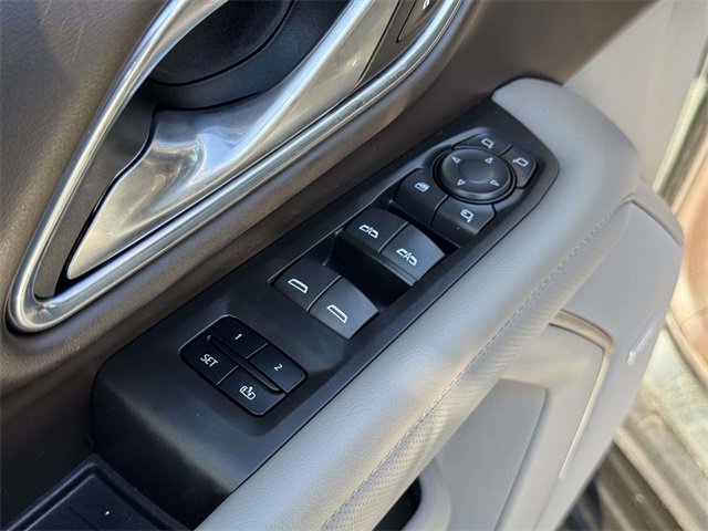 Used 2023 GMC Yukon XL SLT w/ SLT Luxury Package image 23