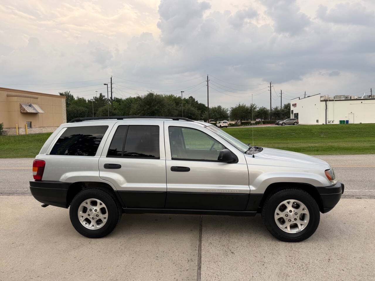 Used 2002 Jeep Grand Cherokee Sport RWD image 5