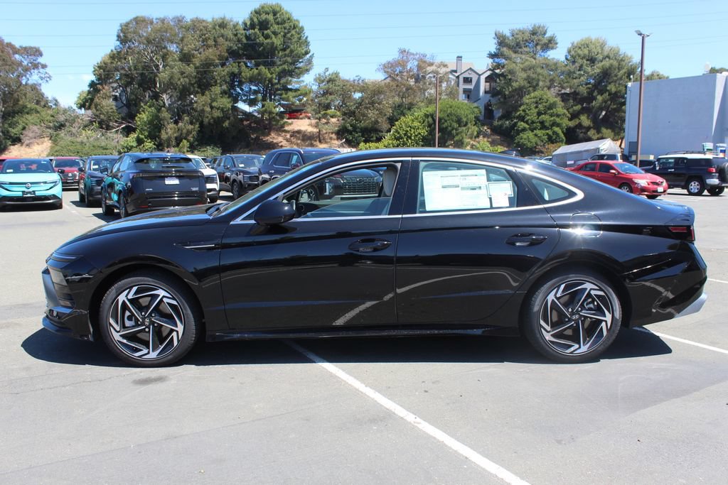 New 2026 Hyundai Sonata SEL FWD image 2