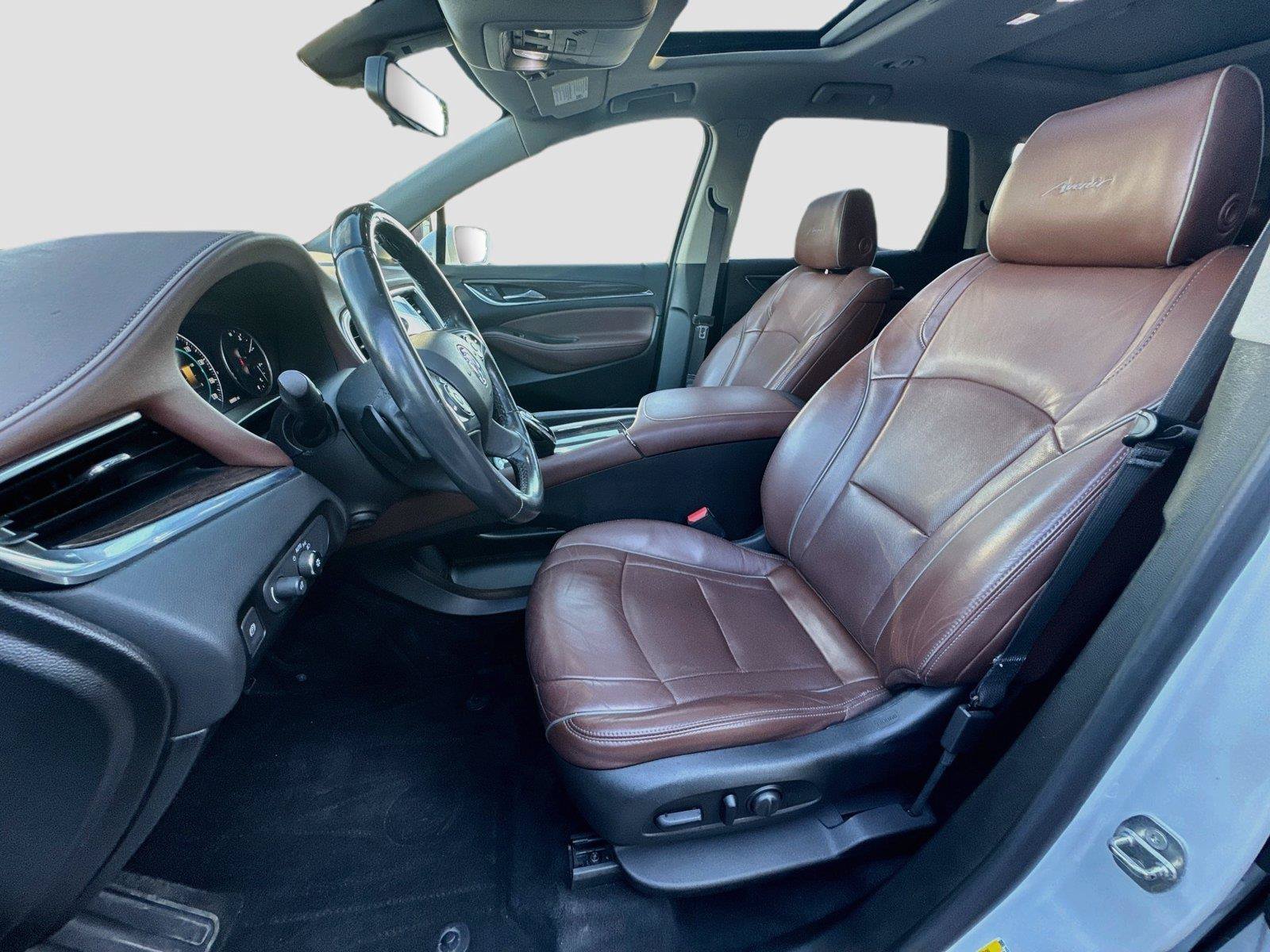 Used 2018 Buick Enclave Avenir w/ Avenir Technology Package FWD image 9