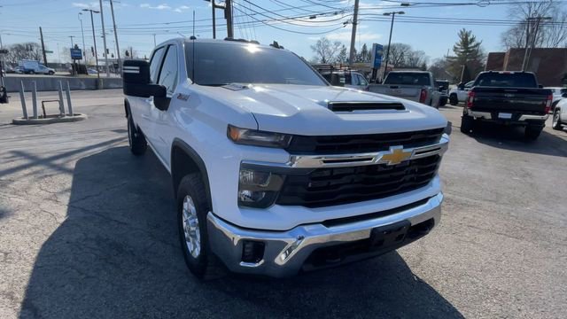 Used 2024 Chevrolet Silverado 3500 LT w/ Safety Package image 4